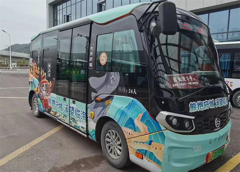 景区接驳车.jpg