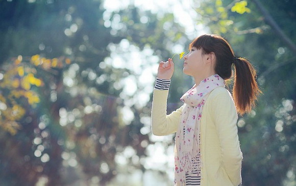 用Photoshop美化气质美女外景照片